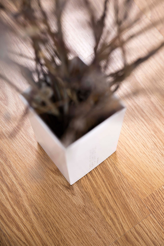PAPER LIGHT SHADE-Schachtel - die Verpackung zweckentfremdet als Osterstrauch - aus dem Hause MORI